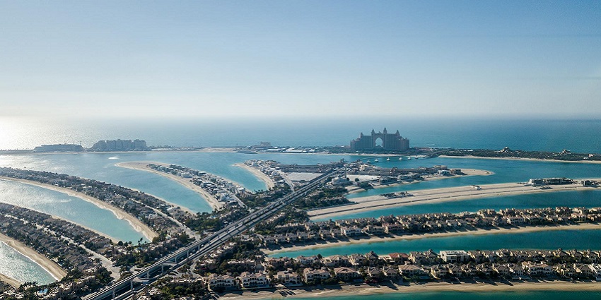 Discover iconic resorts, beaches, and stunning skyline views on Palm Jumeirah.