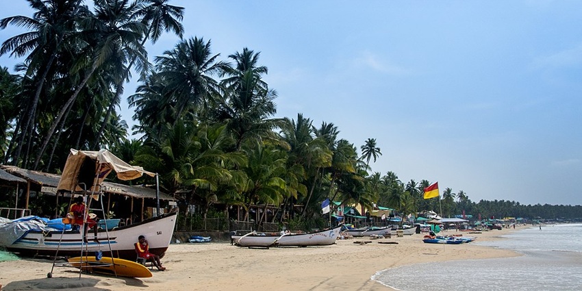 An image of Palolem Beach in Goa, one of the best beaches in India for honeymoon.