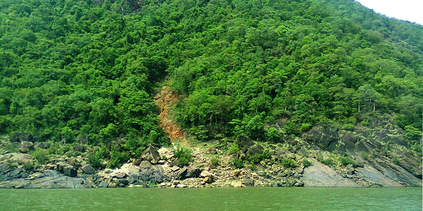 An image showing a view of the Papi Hills, highlighting the landscape and surroundings.