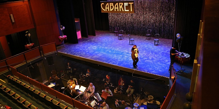 An image of a cabaret performance in Koh Samui nightlife guide, similar to Paris Follies Cabaret.
