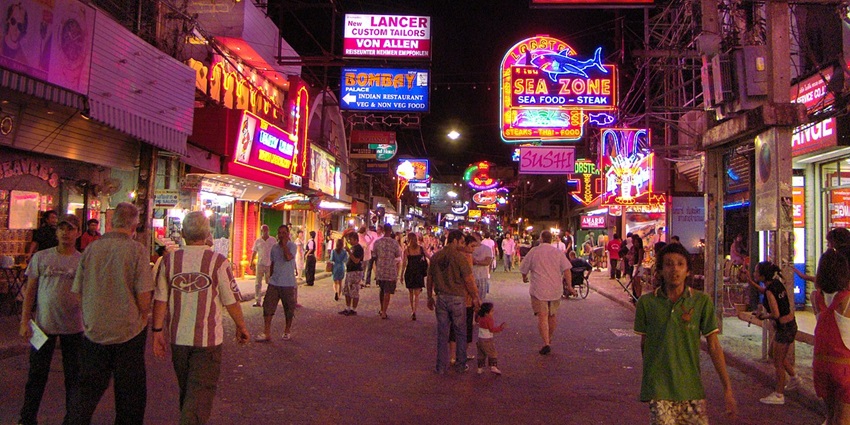 Market offering clothes, souvenirs, and food is the best place for street shopping in Pattaya.