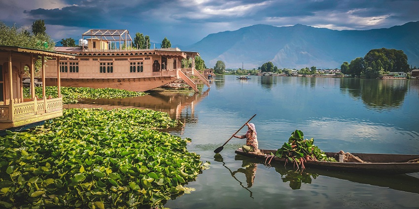 An image of one of the best houseboats in Nigeen Lake for a perfect stay in Srinagar, India.