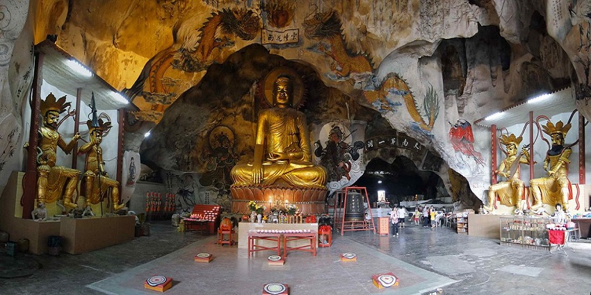 A view of the Perak Tong Temple in Ipoh, Malaysia, a memorable religious site.