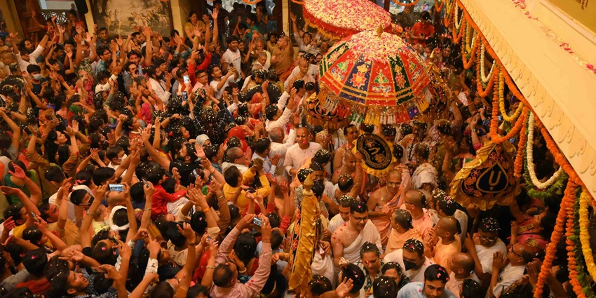 Followers of the Hare Krishna Movement gather in large numbers to receive blessings during the Janmastanmi festival.