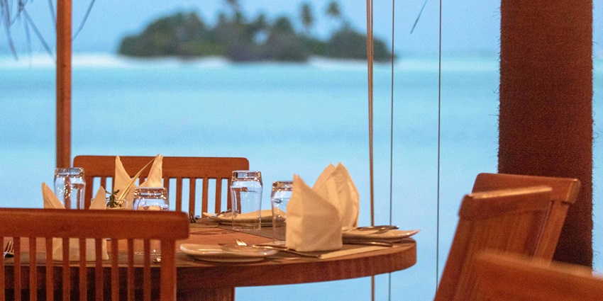 Image of a Tropical Dining Experience in Maldives Resort to get the famous Food in Maldives