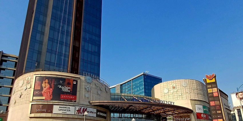 An image of Phoenix Marketcity in Pune, one of the biggest shopping malls in India