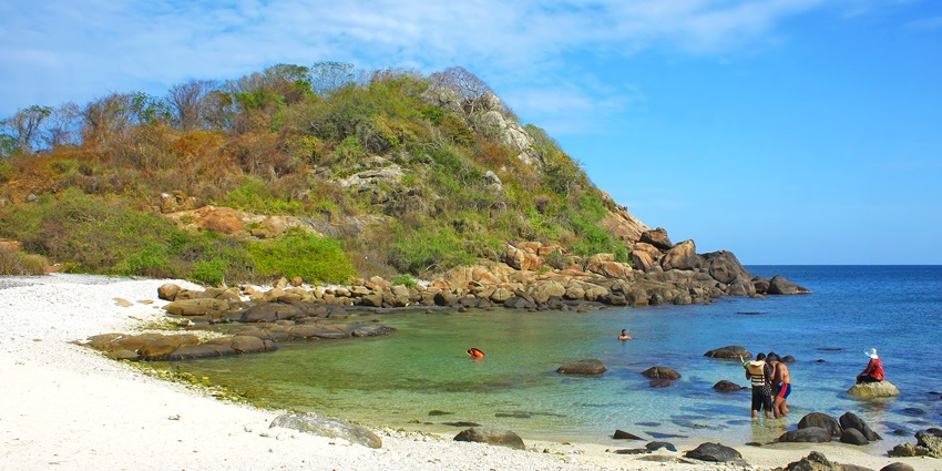 Pigeon Island National Park, a popular destination near Trincomalee, with reefs.