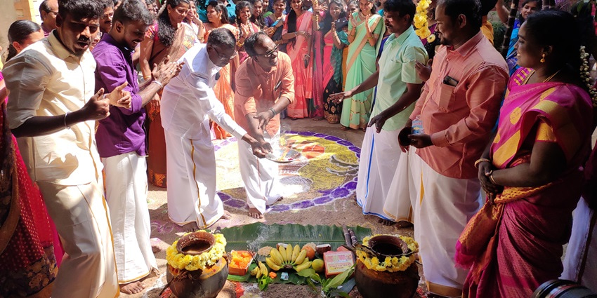 An image showing women celebrating Pongal, one of the festivals in January in India.