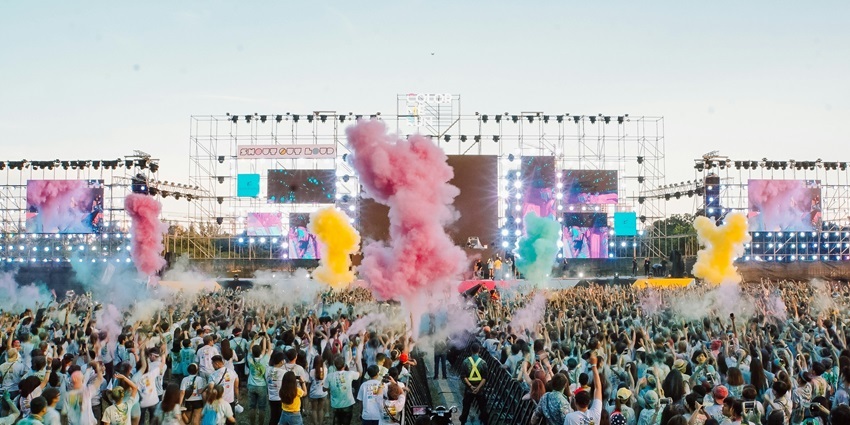 Immerse yourself in Primavera Sound, a vibrant music festival by the sea
