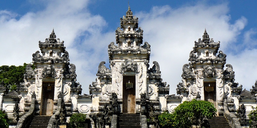View of Pura Lempuyang Luhur temple, with Mount Agung towering in the background.
