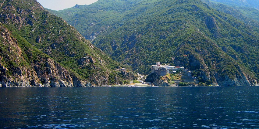 Remote islands with crystal-clear waters, coral reefs, and tranquillity.