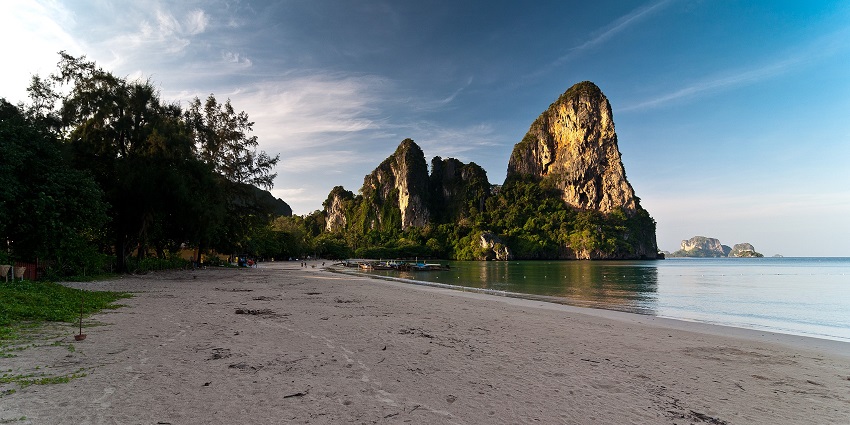 An image of Railay Beach in Krabi, one of the most beautiful nude beaches in Thailand.