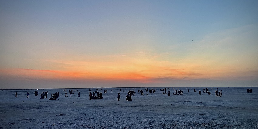 An image of people celebrating Rann Utsav, one of the international festivals of India.