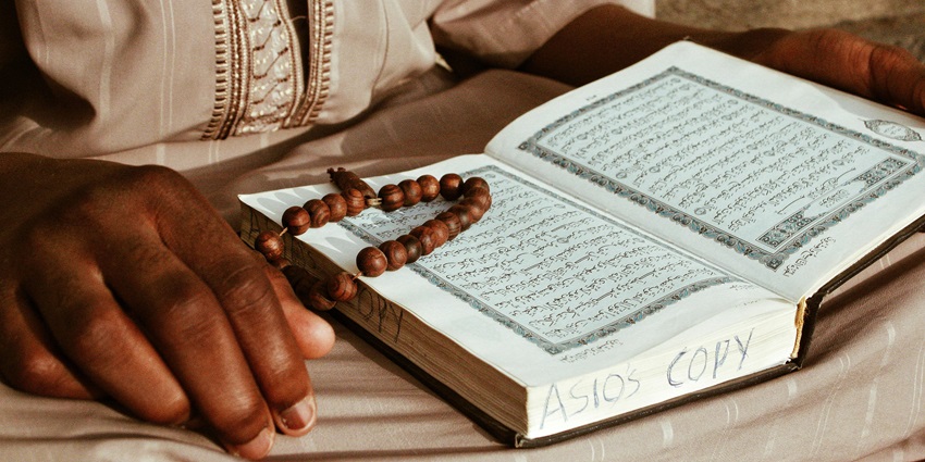 Things to do in Ramadan include engaging in spiritual reflection by reading the Quran