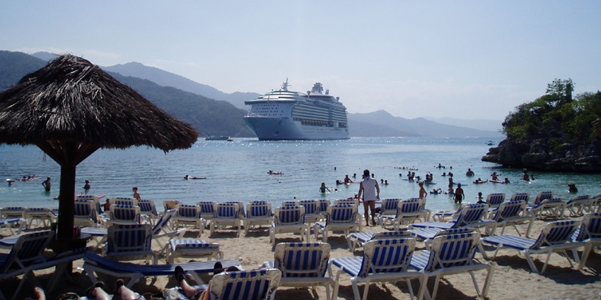 An image of the golden sands and turquoise waters of Labadee Beach, one of the best things to do in Haiti.