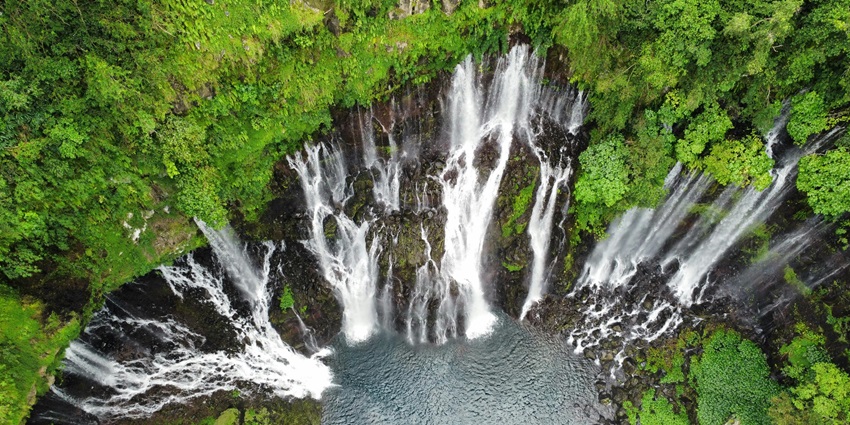 Hike Réunion’s volcanic landscapes, lush rainforests, and dramatic waterfalls.