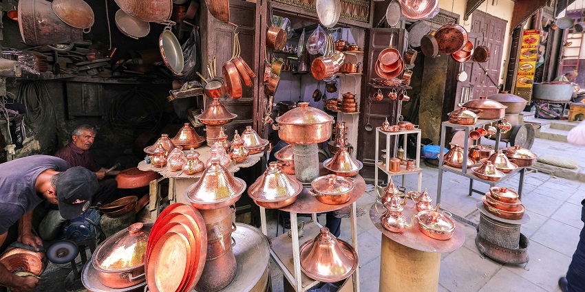 A vibrant main Market of Rishikesh, one of the famous places for shopping in Rishikesh.