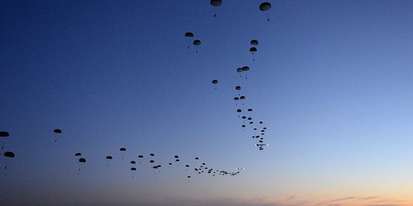 Robertson Drop Zone- experience skydiving in Cape town