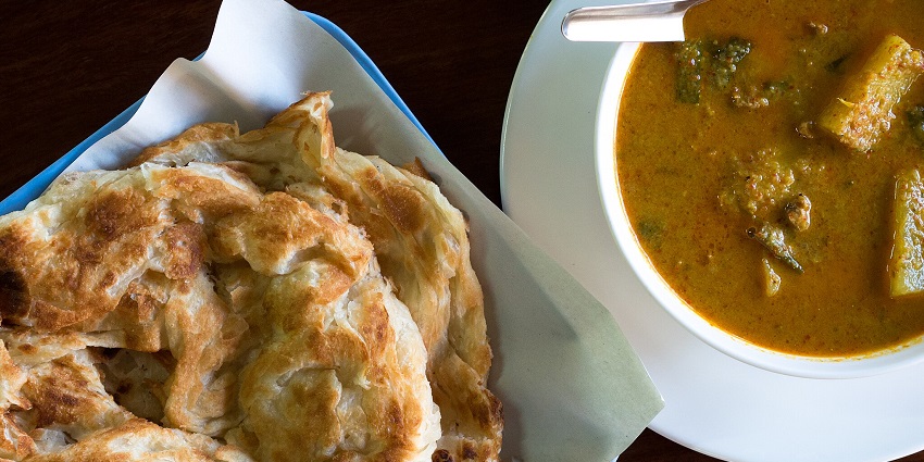 Golden, crispy Roti Nam Keang drizzled with sweet condensed milk — a beloved street food in Chiang Mai