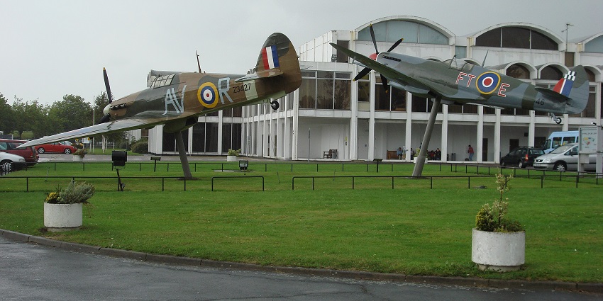 Air Force museums feature legendary RAF aircraft, including Spitfires and bombers.
