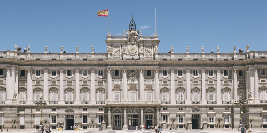 The front face of the Royal Palace of Madrid, one of the places to visit in Madrid
