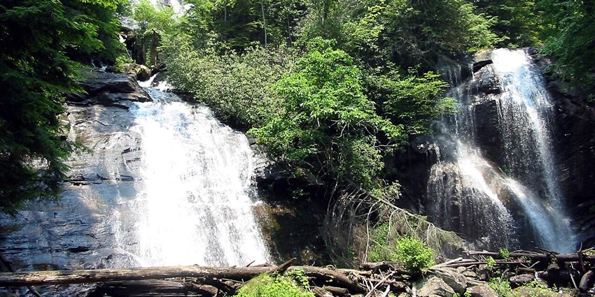 A mesmerising underground waterfall located deep inside Lookout Mountain, Tennessee.