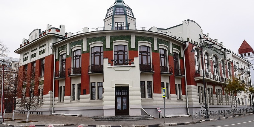 Russian infantry weapons and battle history are displayed in the Russian Military Historical Museum and infantry museums.