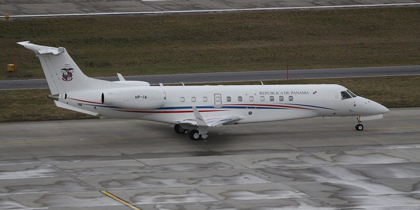 República de Panamá parked on a vast open runway—Airports in Panama