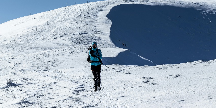 A photo of trails covered with snow captured while trekking in December on Sandakphu Peak