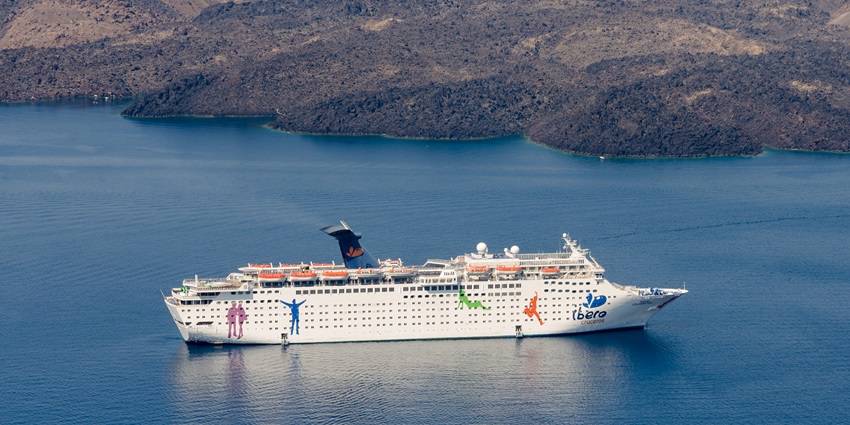 Best places to visit in April for couples in Santorini enchant with sunsets and blue seas