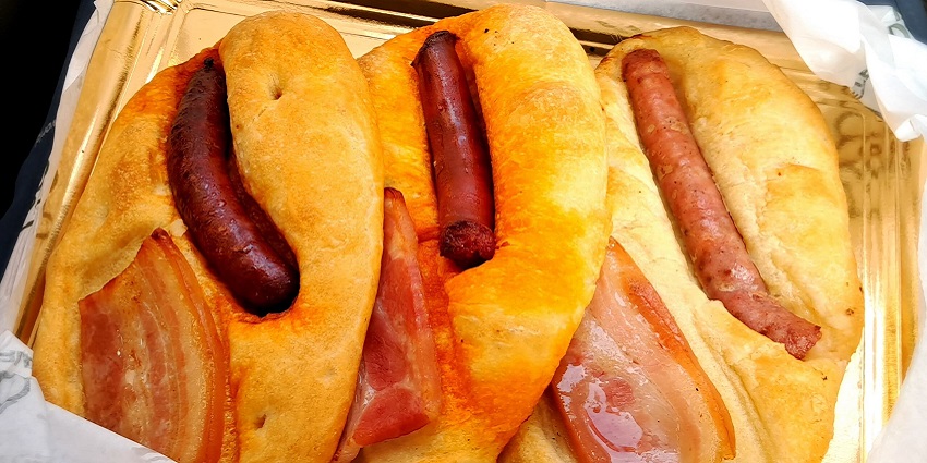 Traditional Andorran dishes like Escudella make this a perfect spot for authentic culinary delights.
