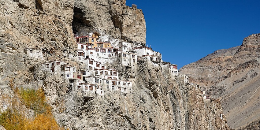 Phuktal Gompa is a monastery located in the remote Lungnak Valley in ancient caves