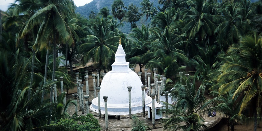 Sela Cetiya is a lesser-known but exquisitely crafted stupa in Anuradhapura, Sri Lanka.