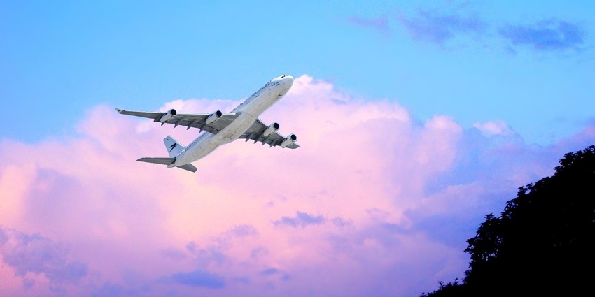 Sesheke Airport (SJQ) connects to the towns of Sesheke and Katima Mulilo in Namibia.