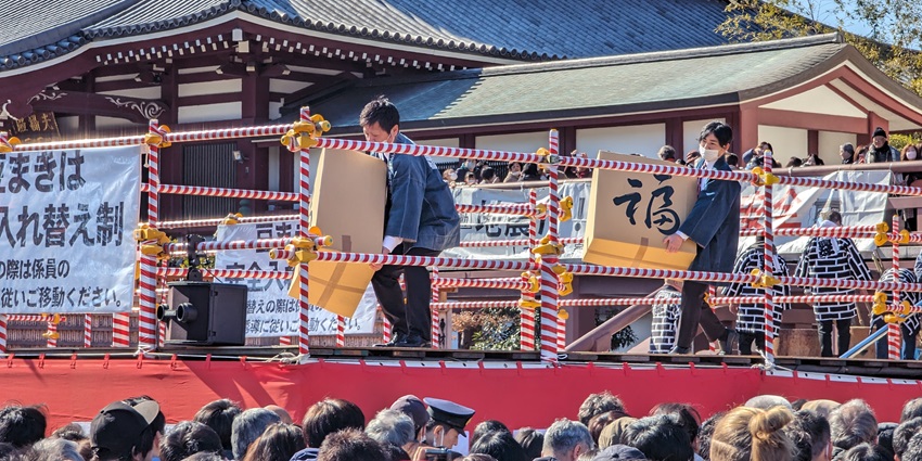 Setsubun, among stunning festivals in February, is full of colors and festivities.