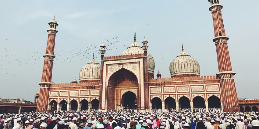 An image of the Shab-e-Qadr celebration, one of the popular festivals in April in India