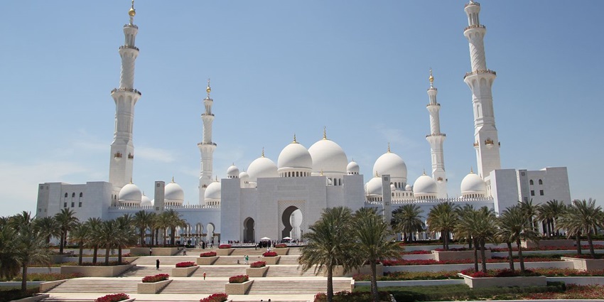 Abu Dhabi’s Sheikh Zayed Grand Mosque, a marvel of white marble and craftsmanship.