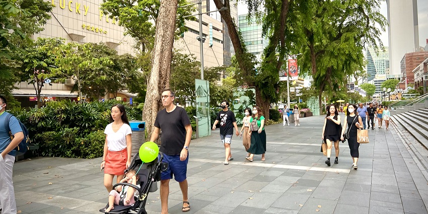 Orchard Road Singapore offers designer labels and high-street fashion.