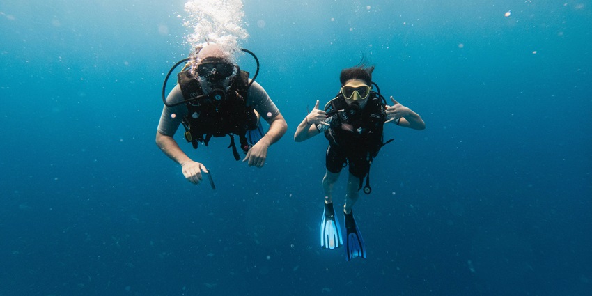 Enjoy snorkelling in Koh Samui at Silver Beach, a stunning spot with clear waters and marine life