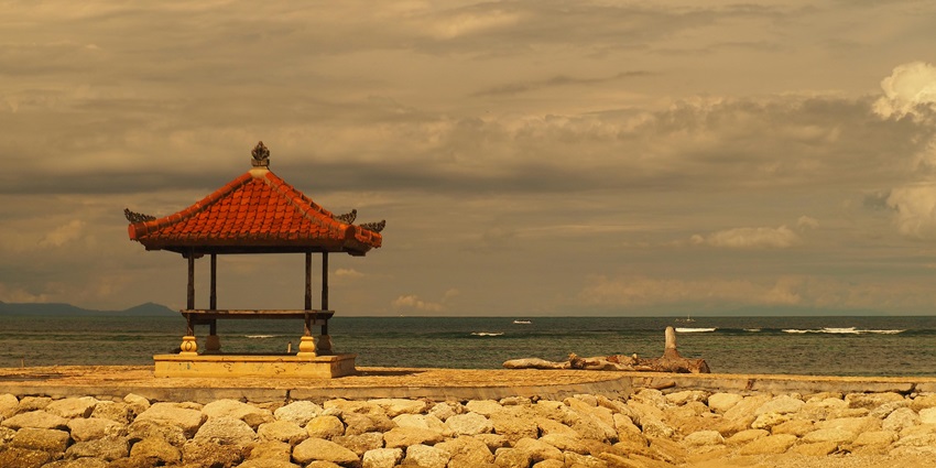 Sindhu is among the Sanur beaches to stroll along the peaceful shoreline and scenic views.