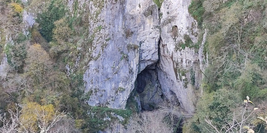 Experience the breathtaking underground landscapes shaped by nature, for thousands of years.