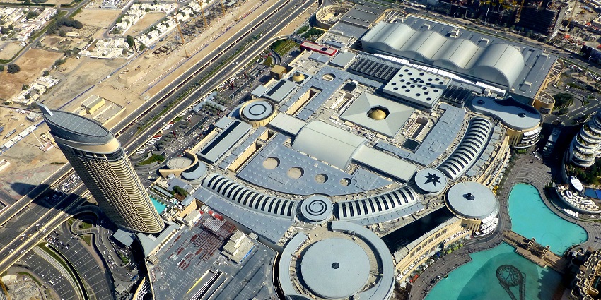 Admire Dubai’s skyline from a thrilling glass bridge and observatory for a great experience