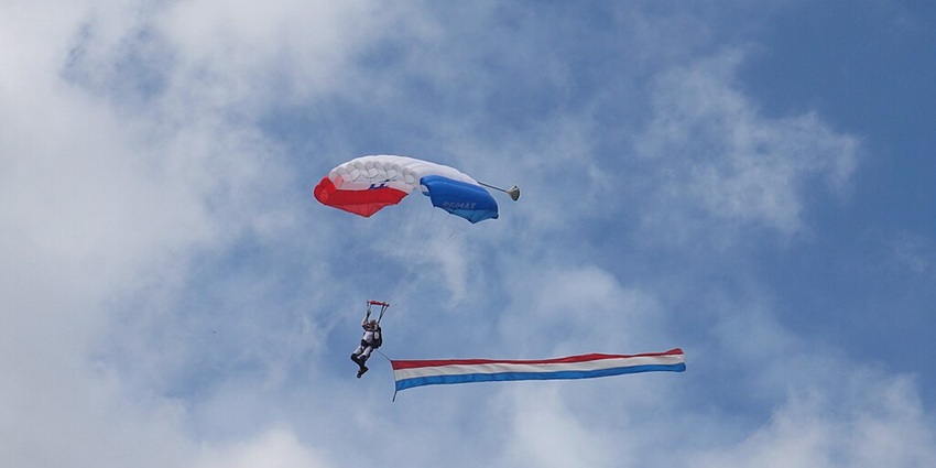 Beautiful view of skydiving in Cape Town with Skydive Africa
