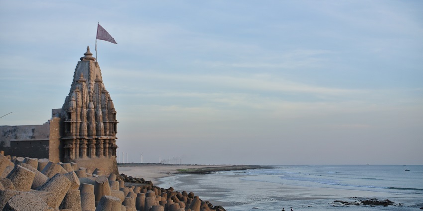 An image of Somnath shoreline, one of the places to visit around Pania Wildlife Sanctuary.