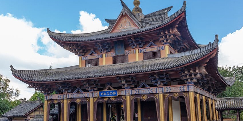 Sri Mariamman Temple, Singapore's oldest Hindu temple in Chinatown.
