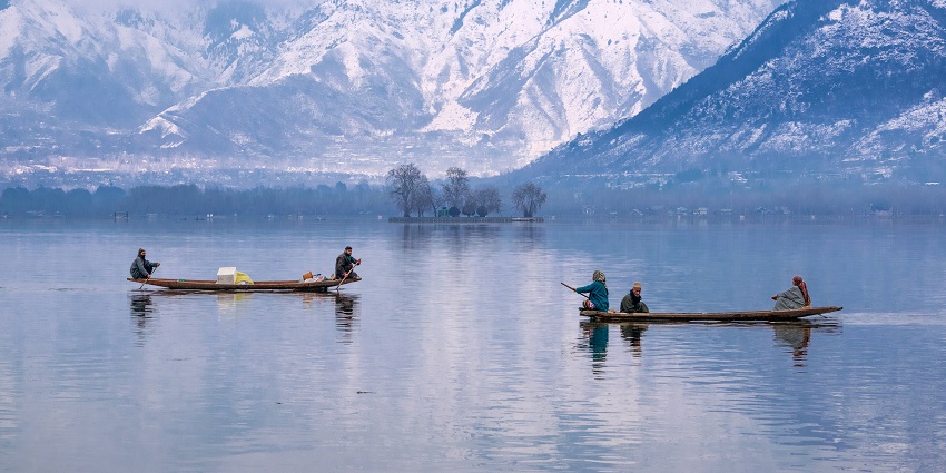 A picture of the wide Dal Lake in Srinagar, the beautiful lake with the popular shikara rides.