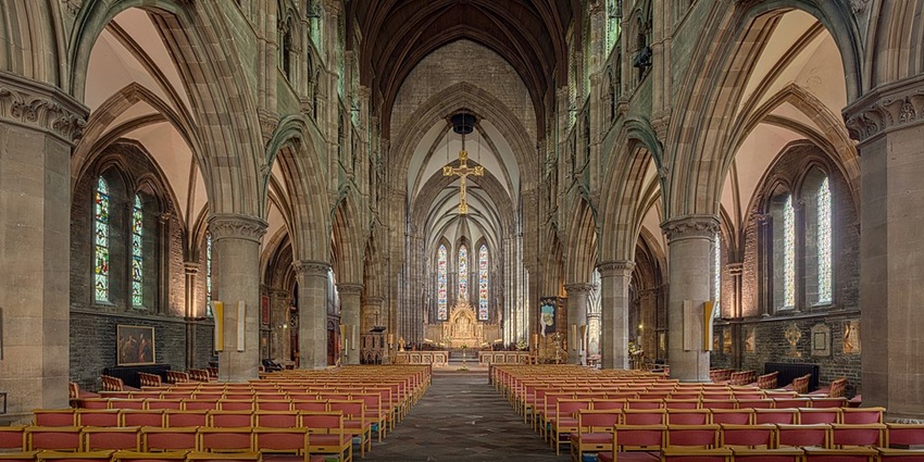 Inside the St. Mary's cathedral, one of the best places to visit in Batticaloa