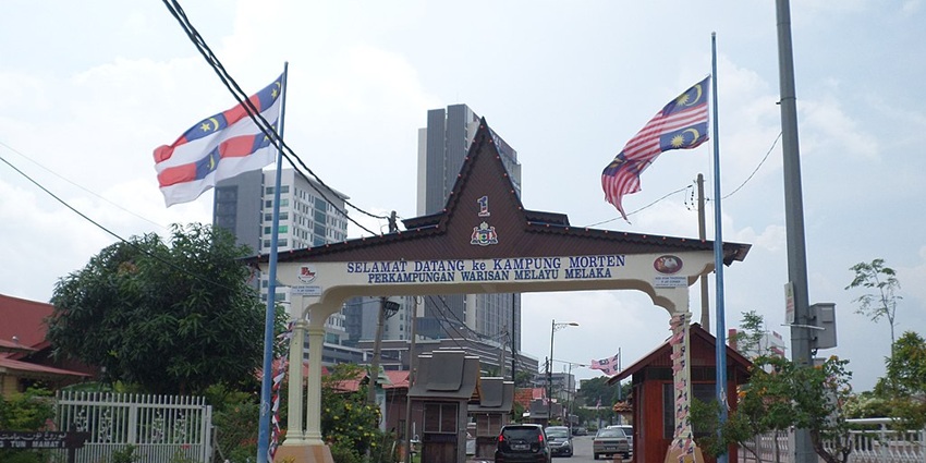 Take a cultural walk through Kampung Morten, a traditional Malay village in Malaysia.