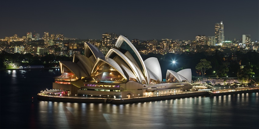 Iconic Sydney Opera House, a must-visit attraction near Sea Life Sydney Aquarium