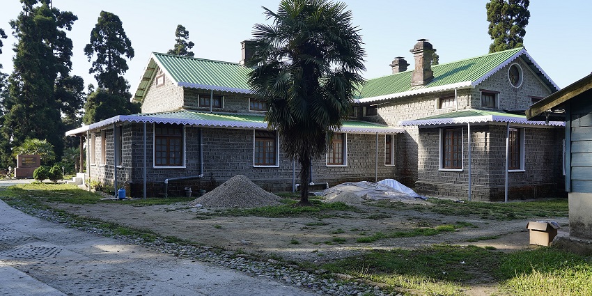An image showing Heritage Bungalow No. 9 at Takdah, highlighting its colonial architecture